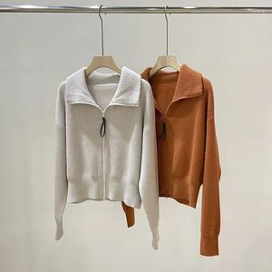 Tricots pour femmes Per perle la fermeture à glissière Cashmere Tripted Cardigan Coll-Down Automne 2024 Femme à manches longues Veste de pulls courte en vrac