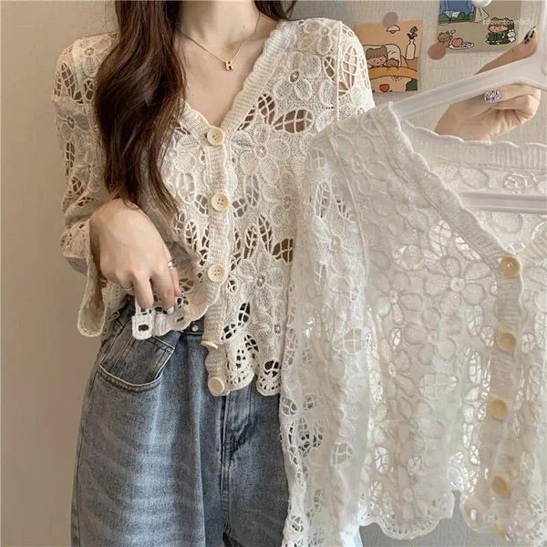 Tricots des femmes Femme Flare à manches longues Crochet Cardigan V-Col à col ou ouverte Bouton avant Plulat lâche Codel Hollow Out Tricoted Floral Vintage Shrug