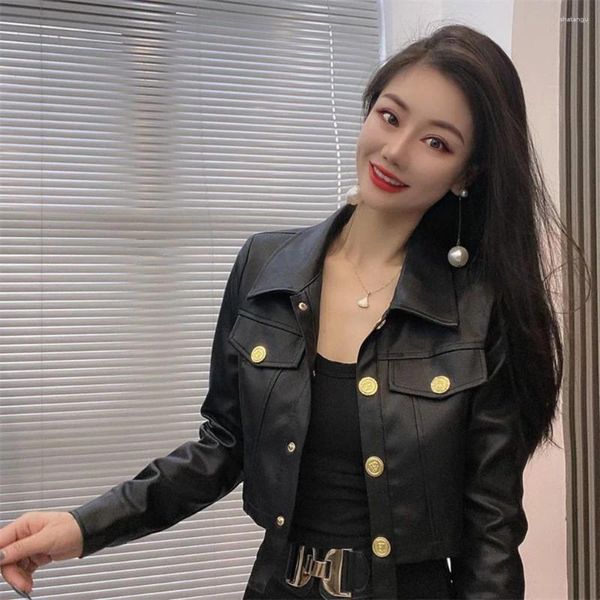 Cuero de las mujeres Mujeres elegantes Hebilla de metal Chaquetas irregulares Crop Tops Mujer coreana Abrigos cortos negros de PU Señoras Oficina Ropa de abrigo verde