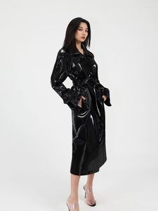 Lautaro en cuir pour femmes printemps automne long brillant réfléchissant brevet Trench Coat pour les femmes ceintures luxe Designer piste mode européenne