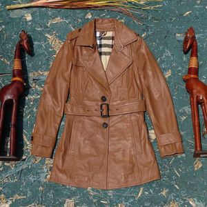 Leer Sheepskin voor dames echte bontjas Windscheper Wind Breaker Stijl Dameskop Laag Geïmporteerde schapenriemversie Modieuze slanke herhaling