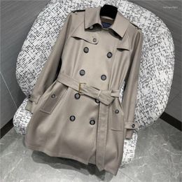 Dames leren standaard silhouet trenchcoat! Mooie patrijsgrijs en melkbruin