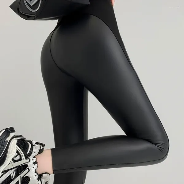 Leggings de mujer de invierno de lana de cuero de Pu Sexy BuLifter cintura alta medias pantalones mujeres cálido empalme pantalones negros de imitación