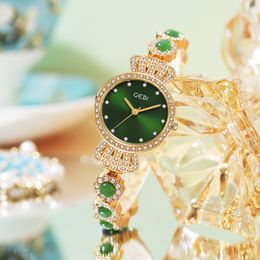 Montre à quartz étanche de luxe pour femmes avec couronne en jade et diamants