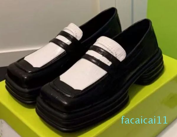 Mocasines para mujer, zapatos con punta cuadrada, suela a juego de colores, combina con todo, informales, para mostrar piernas, zapatos largos de cuero pequeños en blanco y negro