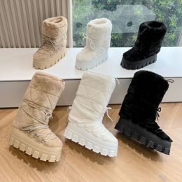 Botas de nieve con cordones retráctiles y parte inferior gruesa con logo de metal para fiesta de nieve para mujer