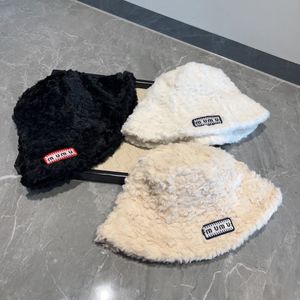 Luxury de lujo para mujeres Autumn and Winter Sheep Plush Designer Bucket Hat Bode Fecha de boda Capas de vacaciones Bordado de 3 colores