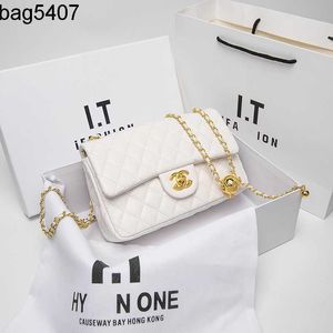 Boutique de sacs de luxe pour femmes 80% usine en cuir véritable carré de mouton Korin Tiktok Live New Small Wind Gold Ball Chain.