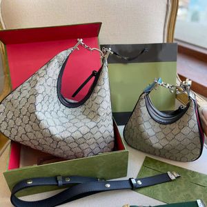 Luxe croissant schoudertas van dames, handtas van designerkwaliteit, modekoppelingsporta met ketting