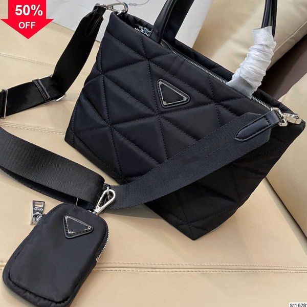 Bolso de diseñador de lujo para mujer, bolso de hombro único, nueva moda, ocio, hogar, tres en uno, relleno multifuncional, bolso de nailon, venta directa de fábrica