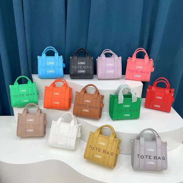 Magasin de sacs à main de luxe pour femmes 90% ventes directes d'usine et vente en gros nouveau sac à bandoulière à bandoulière unique en PU mini sac à main fourre-tout