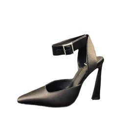 Luxe satijnen oppervlakte -jurk schoenen voor dames mode stiletto sandalen enkel gespacht avondschoenen luxe designer high schoenen fabrieksschoenen met doos
