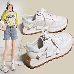 Luxe sportschoenen voor dames 2023 Spring herfst Nieuwe Designer Fashion Mesh Ademende zachte zool Casual sneakers Zapatos de Mujer