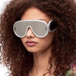 Gafas de sol de lujo para mujer Gafas de sol unisex de gran tamaño con lentes dobles y montura grande para hombre Gafas de sol para exteriores de estilo fresco y futurista con inspiración punk