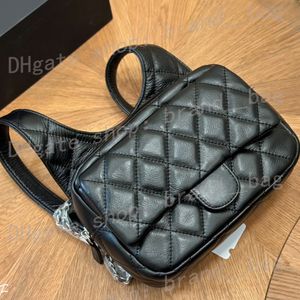 Sac de créateur de bac à dos féminin sac à dos Small Sweinshin Chain Chain Saclepack Flip Backle Design Fashion Diamond Tice Book Bag