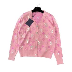 Nieuw ontwerp dames roze logo bloemenjacquard v-hals gebreide trui met enkele rij knopen topjas SMLXL