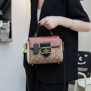 Nouveau sac à main à une épaule imprimé contrasté de couleur populaire et à la mode pour femmes, petit sac à bandoulière avec lettre carrée, ventes directes d'usine