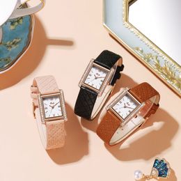 Orologio da donna con cinturino impermeabile, nuovo piccolo piatto quadrato con grana di diamante, profumo leggero, lusso retrò, temperamento tutto impermeabile