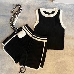 Débardeur et short tricotés pour femmes, col rond, sans manches, logo brodé, ensemble twinset, costume 2 pièces SMLXLXXL