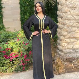 Robe une pièce pour femmes perceuse sangle dentelle Dubai abaya tempérament robe de soirée mince BT098