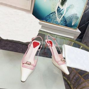 Open hiel met dames lage hak sandalen gewatteerd zomer puntige trouwschoenen kleding schoenen lage hak wig buckle sandalen enkelband anti slip strandschoenen 35-41