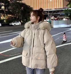 Casacos femininos Casacos Instagram Jaqueta de algodão estilo Hong Kong, versão coreana de inverno curto feminino, jaqueta de algodão estudantil solta e espessa, gola grande de lã