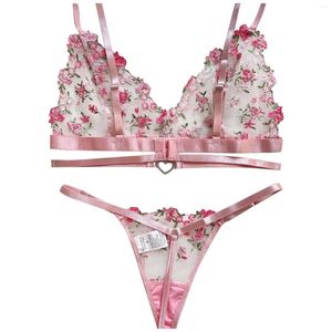 La culotte de femmes pousse les soutiens-gorge sans bretelles pour les femmes basses basses femmes Rose Rose Broderie Sexy Bouton Ligne de satin amusant Lingerie