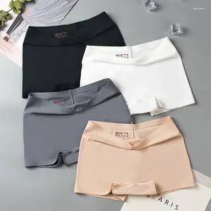 Damesslipjes Naadloze damesboyshorts Boxers Katoenen kruis Antibacteriële damesveiligheidsbroeken Dun ondergoed voor de lente zomer