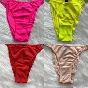 Damesslipjes Groothandel Sexy Dames Glanzende String Hoge kwaliteit Strass Dames Bikini Rood