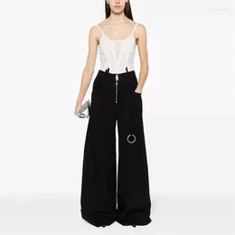 Pantalon féminin 2024 Spring High Waist Big Pocket Metal Rague de métal décoré large jambe Y2K Fashion coréenne lâche décontractée