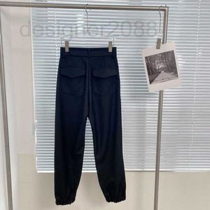 Designer de pantalons pour femmes Capris La nouvelle salopette décontractée décorative en cuir triangulaire est belle avec une ceinture et un design haut 0YX3