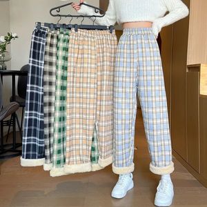 Damesbroeken Capri Mode Warme Pluche Broek Lamsfleece Dikke Plaid Dames Winter Casual Losse Wijde Pijpen Broek Koreaanse Street chic Recht Student 231115