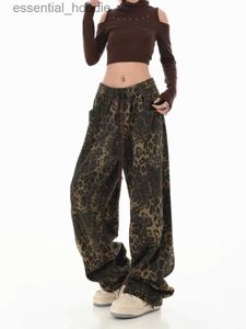 Pantalon féminin Capris Leopard Pantalon de travail pour femmes imprimé avec un sens du design américain Hip-hop Street Dance Wide Leg Casual Pants C240411