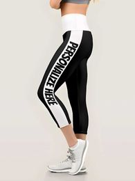 Pantalon féminin Capris Nouveau pantalon de yoga imprimé Patch avec des jambes coupées Exercice et des jambes de fitness Y240422