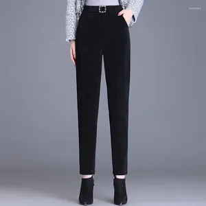 Pantalon féminin chenille automne et poches de mode hiver