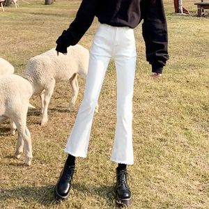 Damesbroeken acht of negen punten kleine hoge taille elastiek 2023 witte micro-flare jeans vrouwen los dunne Koreaanse versie trend vaste kleur