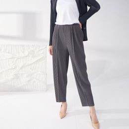 Pantalon femme pour femme 45-75kg 2023 automne hiver élastique taille haute couleur unie ample Miyake plissé pantalon droit longueur cheville