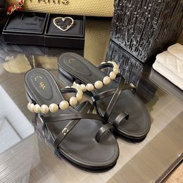Sandales tongs avec chaîne de perles pour femmes, pantoufles à fond épais et souple, chaussures de luxe