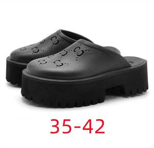Diseñador Plataforma para mujeres Sandalia perforada zapatilla de verano Top Designer Slippers para mujeres Colores de dulces Clear High Heel Altura de 5.5 cm EUR35-42