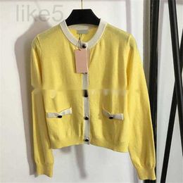 Diseñador de las mujeres más el tamaño de la ropa exterior abrigos diseñador diseñador de punto cardigan mujeres abrigo de manga larga suéter chaquetas mujer encanto carta diseño tops otoño primavera camisa M8PA