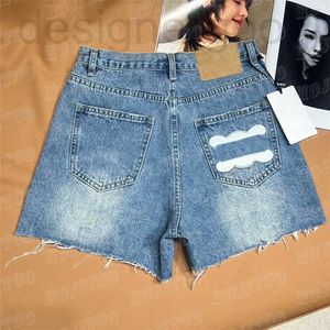 Designer de pantalons taille plus pour femmes Short en jean pour femmes Jeans déchirés avec pompons brodés au dos High Street Girls Shorts Streetwear