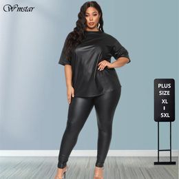 Femmes Plus La Taille Survêtements PU Deux Pièces Femmes Pantalons Ensembles De Mode Streetwear Demi Manches Noir Tshirt Taille Élastique En Gros Drop 230721