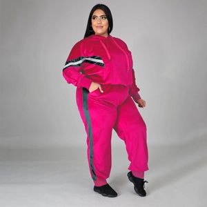 Survêtements grande taille pour femmes velours à la mode femmes vêtements survêtements mode hauts à capuche pantalons décontractés Patchwork Sexy deux pièces ensembles en gros 230130