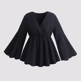Camiseta de talla grande para mujer 4XL blusa negra otoño manga acampanada Peplum Tops cuello en V camisetas de gran tamaño elegante Casual ropa sólida 230520