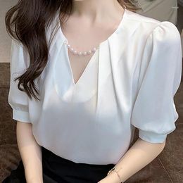 Blouses de polos pour femmes Top Femme à manches courtes Blouse Femmes Blusas Mujer de Moda 2024 Verano Perles V-Neck Mariffon White Shirts E800