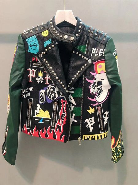 Vestes en cuir PU pour femmes graffiti Lettre de crâne imprimé moto punk moto zip rivet contraste couleur femme manteaux courts sterwear yk007