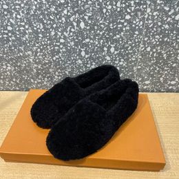 Las botas de pura lana para mujer son esponjosas, suaves, cálidas, nobles y completas. Suela de goma resistente al desgaste 35-41