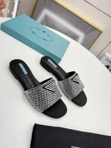 Zapatillas de diamantes de imitación para mujer, sandalias de playa, plataforma de perlas de lujo Sexy, ocio, verano, ancho plano, 2022, tamaño de diseñador 35-42 con caja