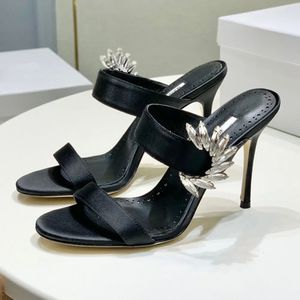 Tête ronde pour femmes Peep Toe Stiletto pantoufles Mules à boucle en cristal de soie véritable Pompes Chaussures de soirée Sandales Designers de luxe Usine de chaussures à talons hauts