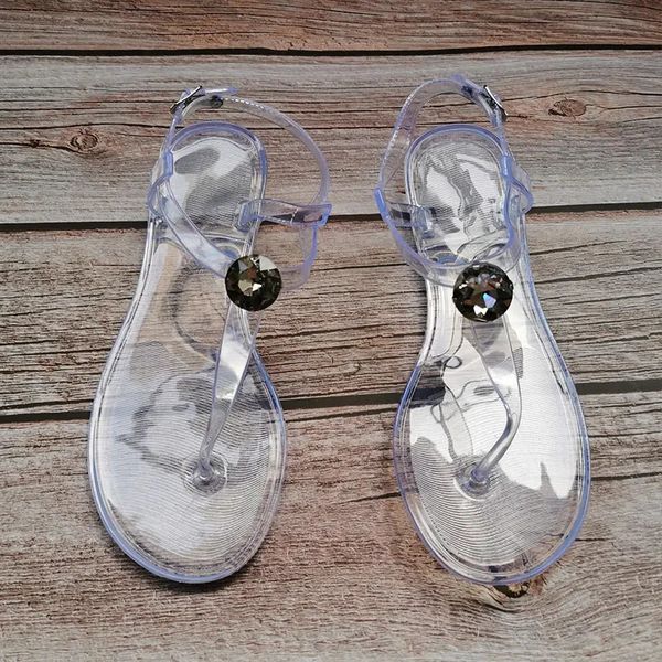 Sandalias de mujer 2024 Moda novedosa Zapatos de playa de verano con diamantes de agua Sandalias planas de gelatina de PVC transparente Tallas grandes para mujer 36-42 240117